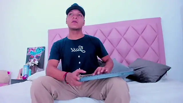 Ricky Owens1 online show from 11/29/25, 12:49