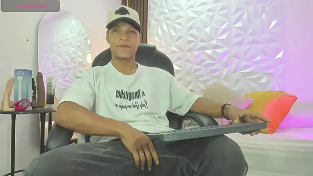 Ricky Owens1 online show from 10/18/25, 01:46