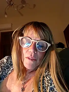 Polly23 online show from 10/21/25, 04:34