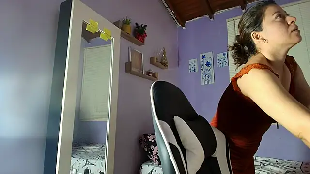 luna desiree online show from 10/24/25, 08:35