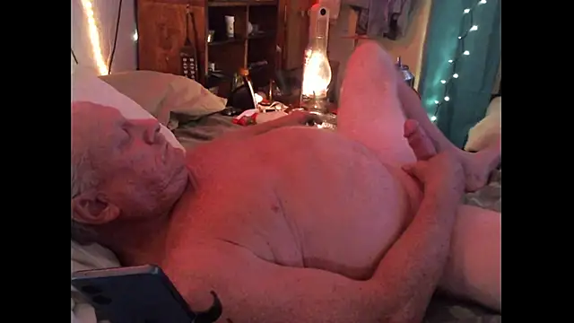 Pussyeat2please online show from 12/04/25, 08:35