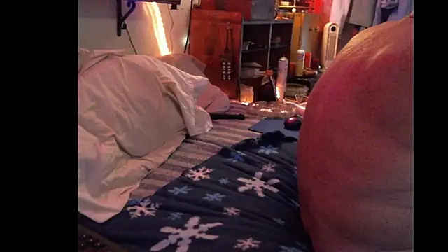 Pussyeat2please online show from 10/26/25, 07:47