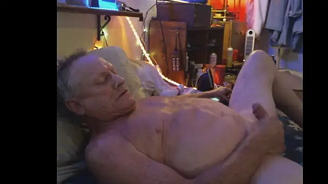 Pussyeat2please online show from 10/21/25, 10:47