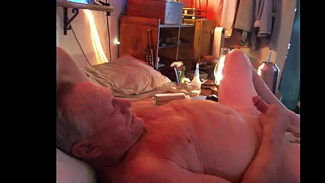 Pussyeat2please online show from 11/22/25, 07:02