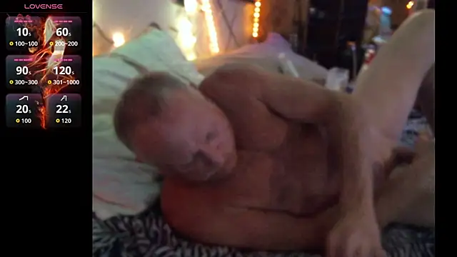 Snapshot of Pussyeat2please chatting on 06/24/26, 08:35 Pussyeat2please online show from 06/24/26, 08:35