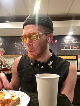 jinjasnack online show from 10/31/25, 10:01