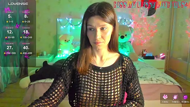 Snapshot of unearthly_di chatting on 10/16/25, 02:14 unearthly di online show from 10/16/25, 02:14