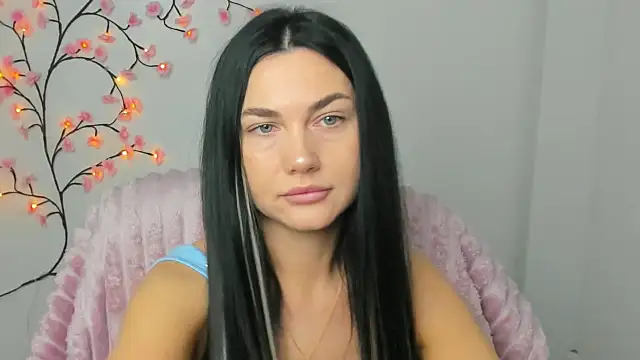 Lune Moon online show from 12/20/25, 06:27