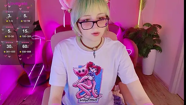 CoralineYoung online show from 06/07/26, 10:42