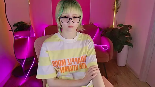 CoralineYoung online show from 06/10/26, 08:37