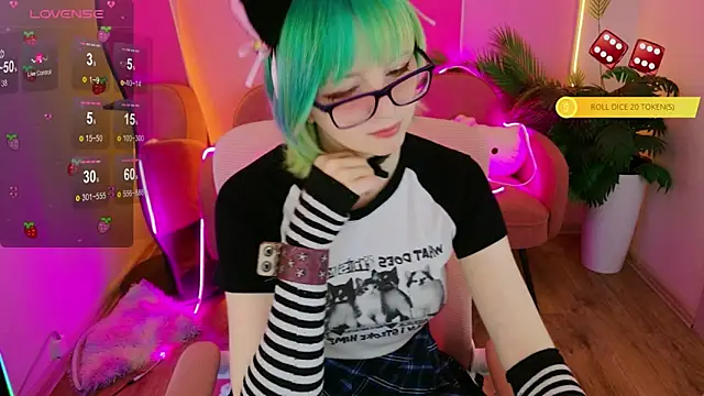 CoralineYoung online show from 04/13/26, 07:45