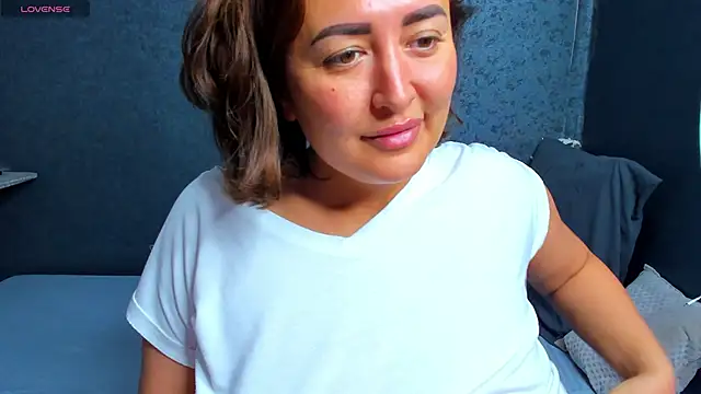 Olivia Buckby online show from 11/11/25, 04:46