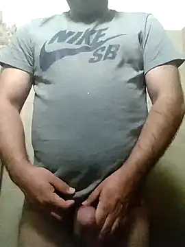 Snapshot of CurableMow chatting on 10/08/25, 12:50 CurableMow online show from 10/08/25, 12:50
