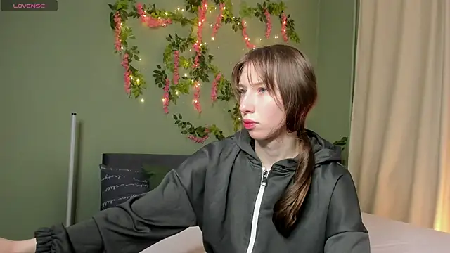 Lisbeth  Salander online show from 12/04/25, 02:32