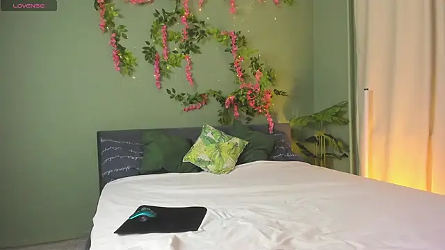 Lisbeth  Salander online show from 11/28/25, 02:45