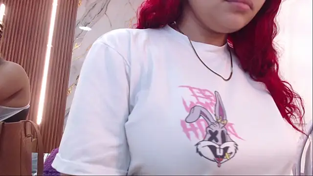 Snapshot of aixa_show chatting on 12/22/25, 01:00 aixa show online show from 12/22/25, 01:00