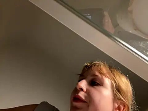 Snapshot of Lisa-5329 chatting on 11/14/25, 10:13 Lisa-5329 online show from 11/14/25, 10:13