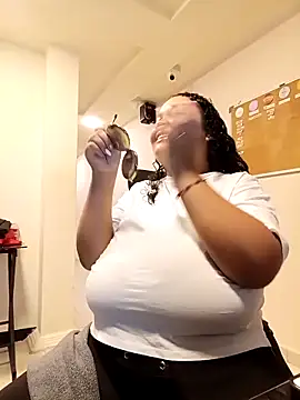 KITY HILL online show from 03/24/26, 12:43