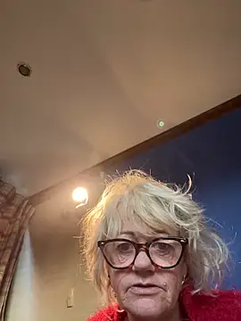 Snapshot of ladyboatlady chatting on 09/25/25, 06:08 ladyboatlady online show from 09/25/25, 06:08