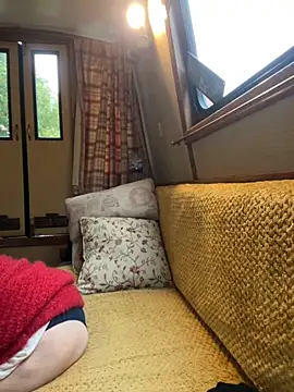 Snapshot of ladyboatlady chatting on 10/10/25, 07:09 ladyboatlady online show from 10/10/25, 07:09