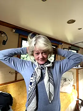 Snapshot of ladyboatlady chatting on 09/11/25, 09:53 ladyboatlady online show from 09/11/25, 09:53