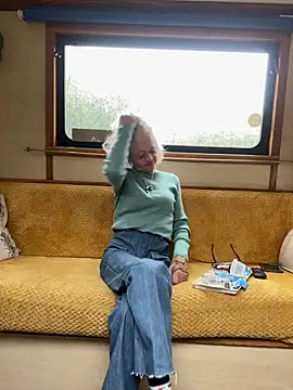 Snapshot of ladyboatlady chatting on 09/14/25, 02:39 ladyboatlady online show from 09/14/25, 02:39