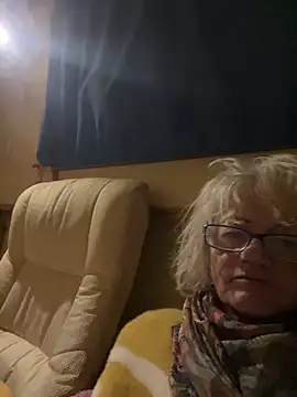 Snapshot of ladyboatlady chatting on 05/19/26, 10:28 ladyboatlady online show from 05/19/26, 10:28