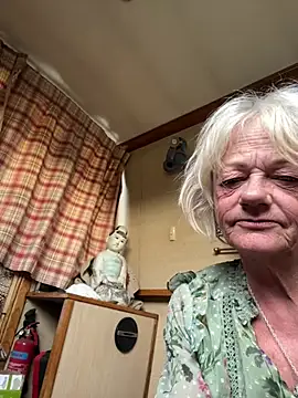 Snapshot of ladyboatlady chatting on 04/20/26, 05:58 ladyboatlady online show from 04/20/26, 05:58
