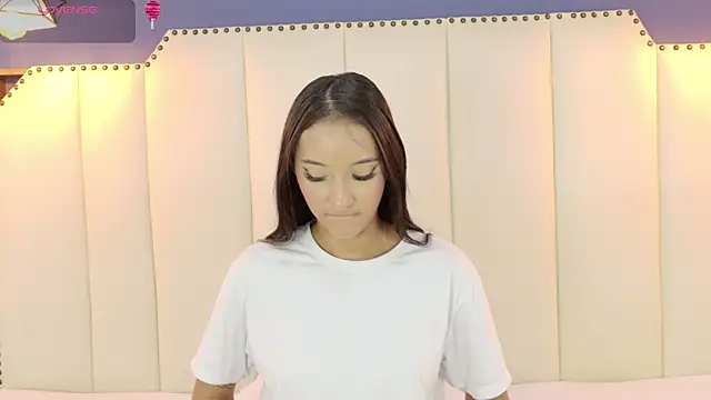 SamantaKane online show from 12/18/25, 04:50