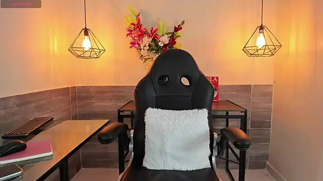 SamantaKane online show from 11/08/25, 03:43