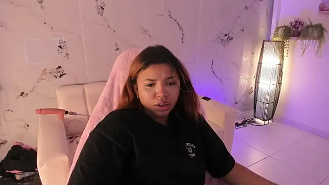 scarlett enjoy1 online show from 11/18/25, 02:42