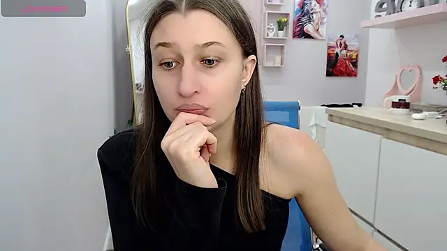 Snapshot of muriel_elvin chatting on 10/01/25, 10:20 muriel elvin online show from 10/01/25, 10:20