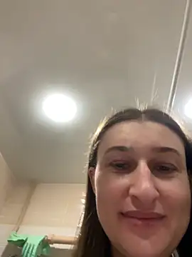 Snapshot of muriel_elvin chatting on 10/24/25, 10:03 muriel elvin online show from 10/24/25, 10:03