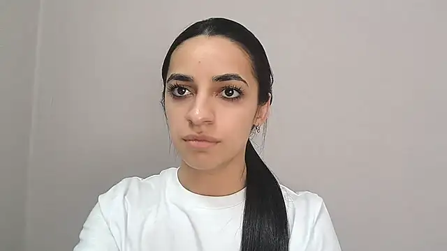 ElwineBooton online show from 04/08/26, 06:48