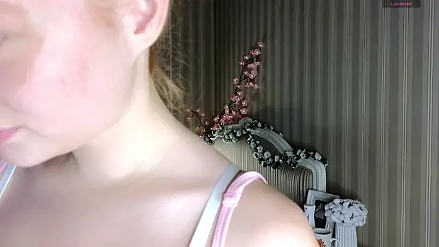 Juuulia  online show from 03/03/26, 02:57