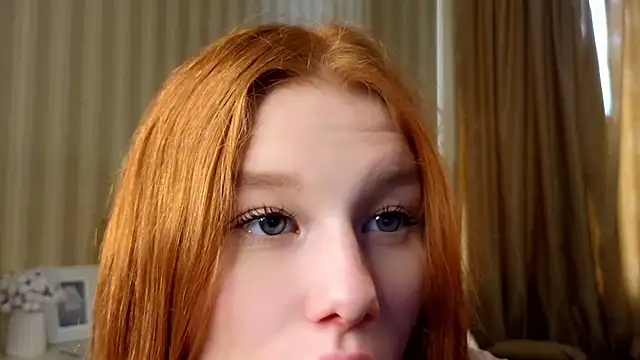 Snapshot of Juuulia_ chatting on 06/20/26, 02:33 Juuulia online show from 06/20/26, 02:33