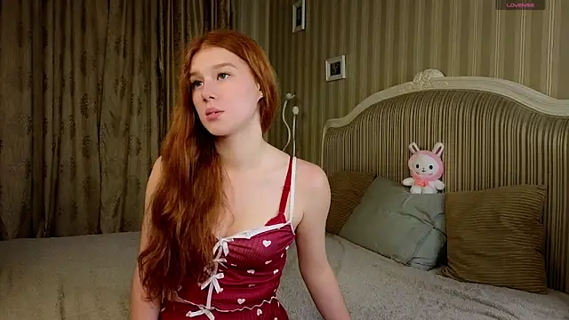 Juuulia  online show from 09/27/25, 02:45