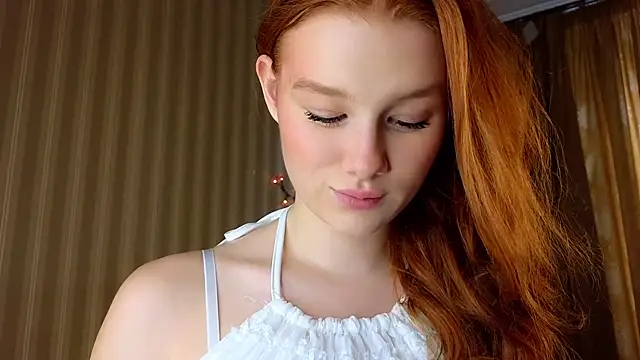 Snapshot of Juuulia_ chatting on 06/12/26, 03:43 Juuulia online show from 06/12/26, 03:43