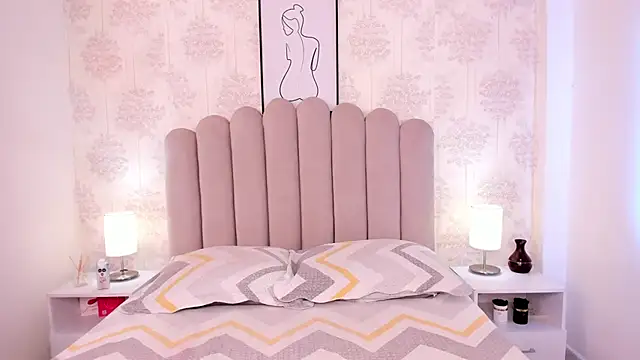 ShaynaHosk online show from 11/14/25, 08:34