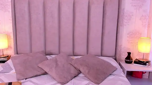 Snapshot of ShaynaHosk chatting on 06/20/26, 05:29 ShaynaHosk online show from 06/20/26, 05:29