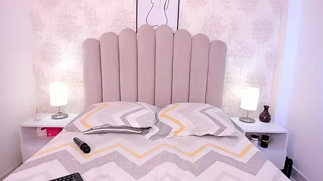 ShaynaHosk online show from 11/07/25, 08:35