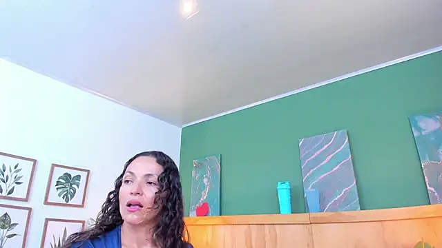 bellarivera  online show from 12/17/25, 06:24