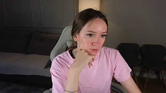 Snapshot of cutienaughtygirl chatting on 07/14/26, 08:19 cutienaughtygirl online show from 07/14/26, 08:19
