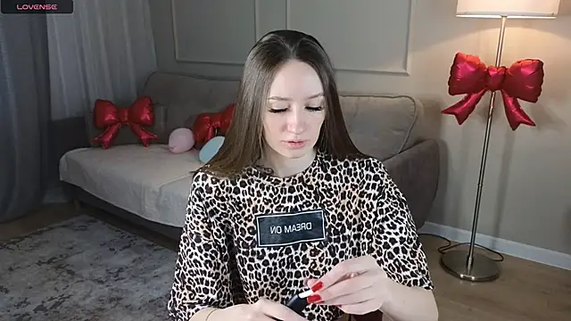 cutienaughtygirl online show from 03/10/26, 07:45