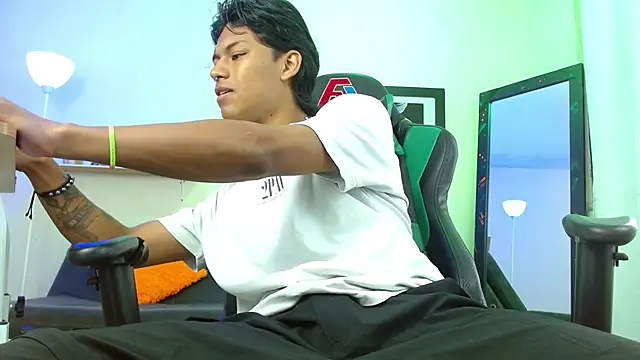 dreyk20 online show from 11/25/25, 01:55