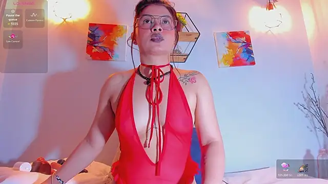 Snapshot of Karlaliones69 chatting on 11/18/25, 11:46 Karlaliones69 online show from 11/18/25, 11:46