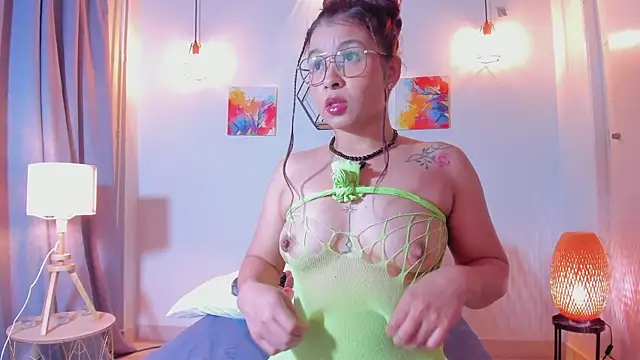 Karlaliones69 online show from 01/08/26, 11:49