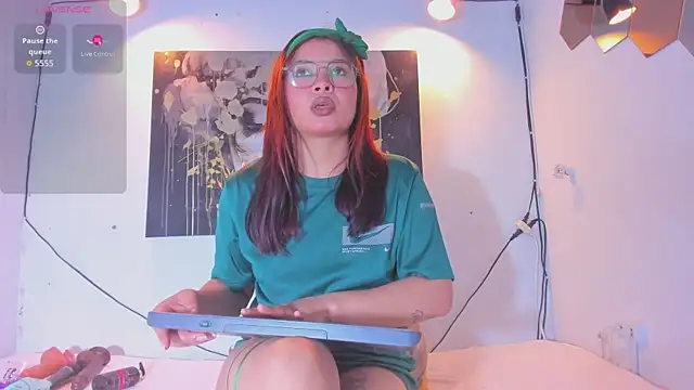 Karlaliones69 online show from 03/30/26, 12:28