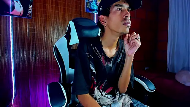 Snapshot of briamhoconor_xh chatting on 02/05/26, 05:14 briamhoconor xh online show from 02/05/26, 05:14