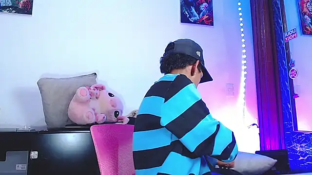 briamhoconor xh online show from 11/23/25, 12:09